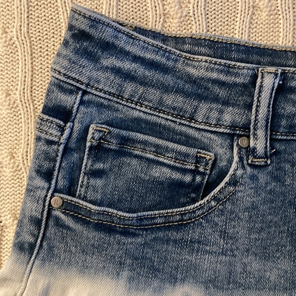 Risen Los Angeles Curvy Cutoff Denim Shorts ~ Large ~ Blue and White - Picture 9 of 11